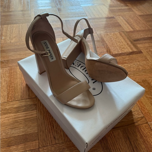 Steve Madden Shoes - Steve Madden Beige Block Heels